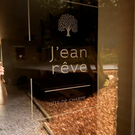 J Ean Reve